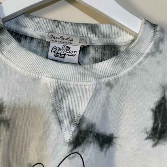 Stradivarius Powerpuff Girls Cropped Grey Tie Dye Sweatshirt Size Small BNWT - Picture 11 of 11